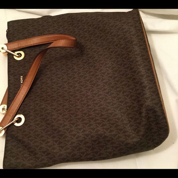 MICHAEL KORS LARGE ZIPPER TOTE MK LOGO SIGNATURE RAVEN - Picture 9 of 16